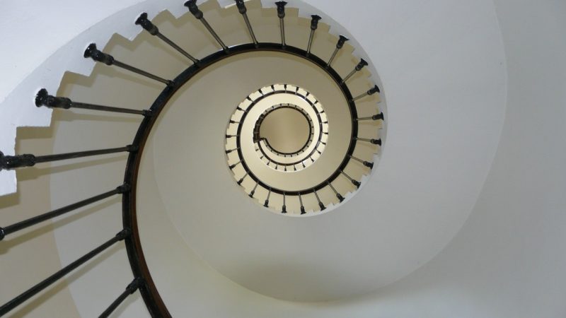 Peindre une cage d’escalier, des idées de couleur à choisir
