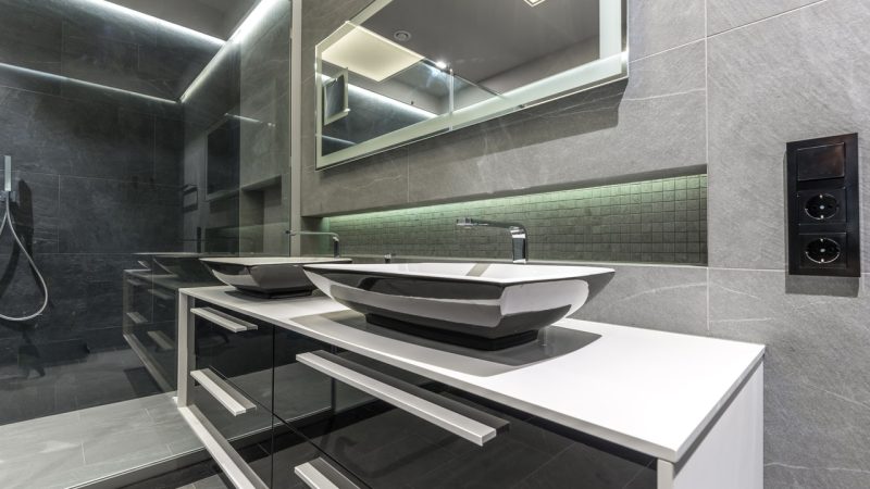 Techniques à adapter pour une salle de bain moderne dans une petite espace